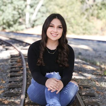 Dina Santos Photography - Senior Portrait 2021 - Session Photography Near Me Dina Santos Photography - Senior Portrait 2021 - Session Photography Near Me