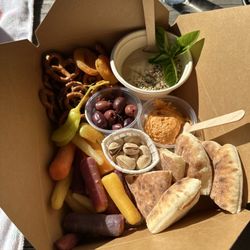 Vandervalk Farm & Winery - Humus plate