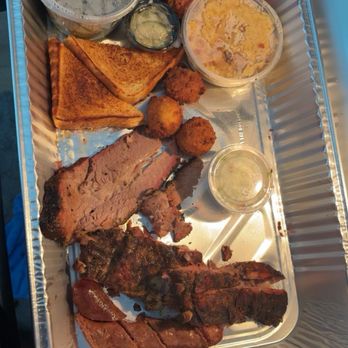Trax BBQ - Barbeque Near Me - McCordsville, Indiana