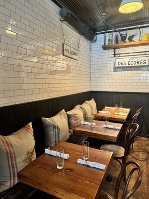 Satis Bistro by null