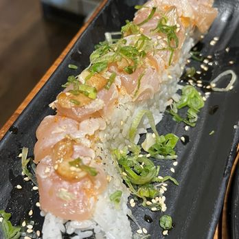 Full Moon Sushi - Albacore Garlic Roll - Japanese Near Me - Fountain Valley, California Full Moon Sushi - Albacore Garlic Roll - Japanese Near Me - Fountain Valley, California