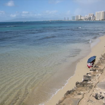 Waikiki Beach - beautiful shore and the corals out there - Beaches Near Me Waikiki Beach - beautiful shore and the corals out there - Beaches Near Me
