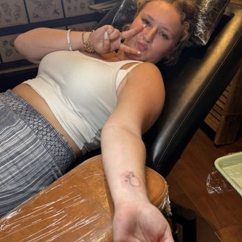 Paradise Tattoo - My fine line tattoo - Tattoo Near Me - Santa Cruz, California Paradise Tattoo - My fine line tattoo - Tattoo Near Me - Santa Cruz, California