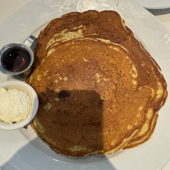 The Cottage - Lemon ricotta pancakes & eggs Benedict - New American Near Me - Encinitas, California