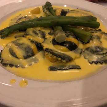 Alberto's Ristorante - Italian Near Me - Hyannis, Massachusetts