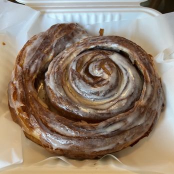 Papi’s Ohana - King David's Cinnamon Roll - Pizza Near Me - Lahaina, Hawaii Papi’s Ohana - King David's Cinnamon Roll - Pizza Near Me - Lahaina, Hawaii