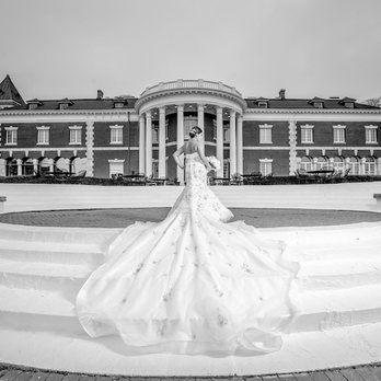 Bourne Mansion - Staircase of your dreams. - Venues & Event Spaces Near Me - Oakdale, New York Bourne Mansion - Staircase of your dreams. - Venues & Event Spaces Near Me - Oakdale, New York