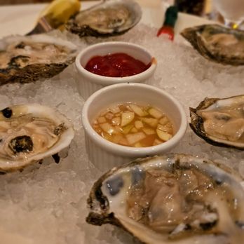 Eddie Merlot's - Oysters - Steakhouses Near Me - Englewood, Colorado Eddie Merlot's - Oysters - Steakhouses Near Me - Englewood, Colorado