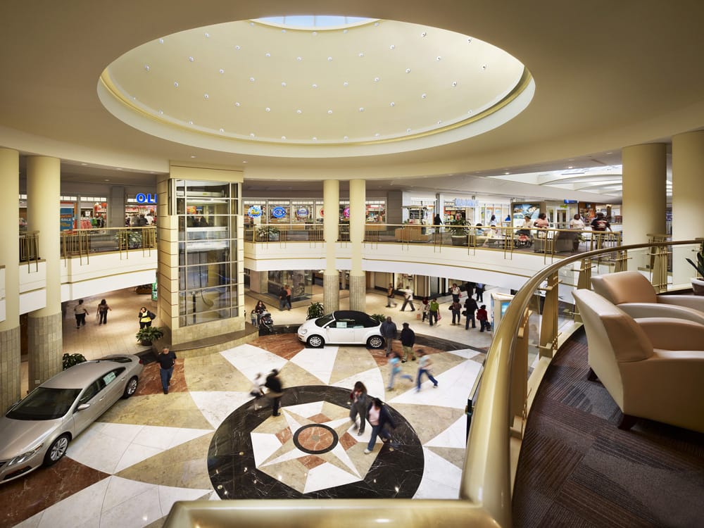 Lincoln Plaza by Simon Property Group Image