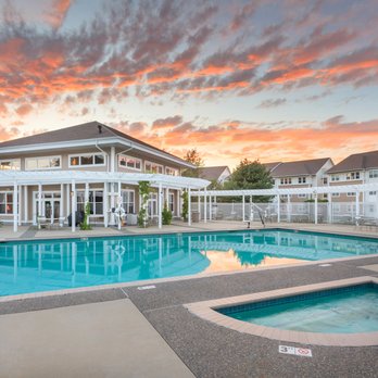Chestnut Farm - Apartments Near Me - Raynham, Massachusetts Chestnut Farm - Apartments Near Me - Raynham, Massachusetts