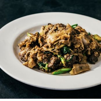 Moon Thai & Japanese - Pad see ew - Sushi Bars Near Me - Kendall, Florida