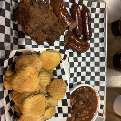 Delano Barbecue Company - Spicy 3 pig sandwich without the bun
