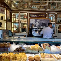 Taste of Lisboa - Our Pastéis stop.