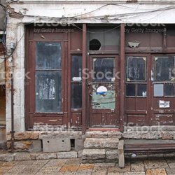 Pops Board and Bike Shop - Very sketchy!