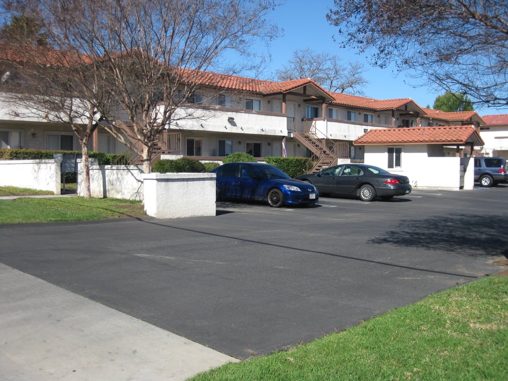 WESTSIDE APARTMENTS Updated May 2024 145 W Clemmens Ln, Fallbrook