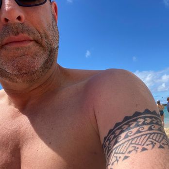 Honolulu Henna - I love the Hena Tattoo Carlolyn did, I let her design it for me and couldn't be happier with it.  It was a great Birthday gift. - Henna Artists Near Me