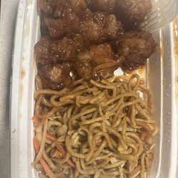 Chengtu - Leftovers of general tso and lo mein combo