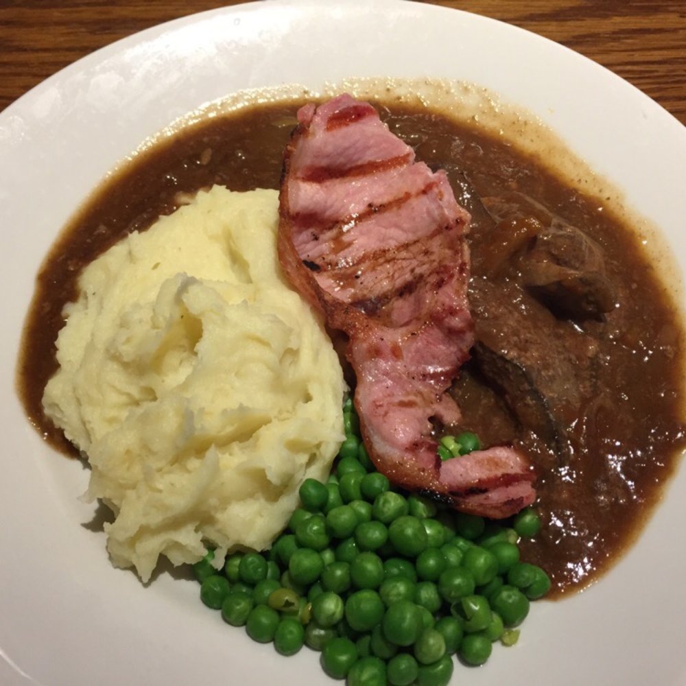 Whistling Wren - Liver, Bacon, Mash & peas - Pubs Near Me - Leigh, XGM Whistling Wren - Liver, Bacon, Mash & peas - Pubs Near Me - Leigh, XGM