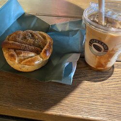 Espresso House - kardemummabullar and iced caramel latte