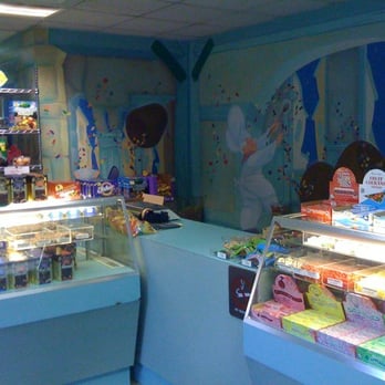 Ferrara Candy Company - Inside - Candy Stores Near Me - Forest Park, Illinois Ferrara Candy Company - Inside - Candy Stores Near Me - Forest Park, Illinois