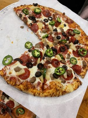 Southpaws Pizza and Sports Bar by null