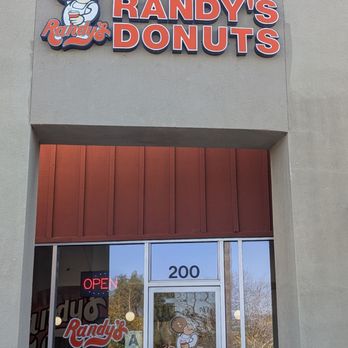 Randy's Donuts - Exterior inage - Donuts Near Me - Chula Vista, California