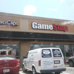 GameStop - Front of store