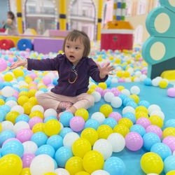 Rainbow Playspace - Ball pit