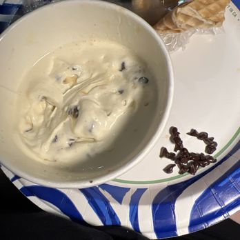 Cold Stone Creamery - Nothing but nasty chocolate chips I didn't order. Zero cookie dough mix in that I actually paid extra for. So stupid - Ice Cream & Frozen Yogurt Near Me - Rio Rancho, New Mexico