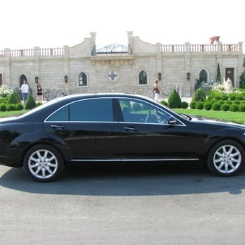 Magnum Wine Tours - Magnum Tours Mercedes S550 at Del Dotto Vineyards, St. Helena CA - Wine Tours Near Me - Saint Helena, California Magnum Wine Tours - Magnum Tours Mercedes S550 at Del Dotto Vineyards, St. Helena CA - Wine Tours Near Me - Saint Helena, California