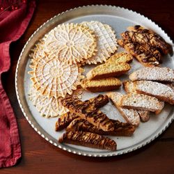 Bakers Lane Biscotti - Who wouldn't want this on their holiday table?!