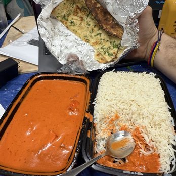 Bombay Darbar - Paneer Makhani and Garlic Naan - Indian Near Me - Doral, Florida Bombay Darbar - Paneer Makhani and Garlic Naan - Indian Near Me - Doral, Florida