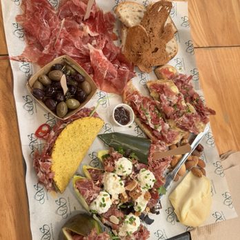 Manteigaria Silva - Grocery Near Me - Lisbon, 11
