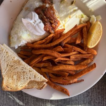 Crepevine Restaurants - Spanish Omelette with egg whites, Sweet Potato Fries, and Sourdough toast - New American Near Me - San Jose, California