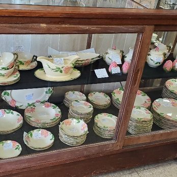 Oliver-Hardin Antiques & More - All are VINTAGE Desert Rose Pattern, and Made in California. Sold individually. - Antiques Near Me - Shawnee, Oklahoma Oliver-Hardin Antiques & More - All are VINTAGE Desert Rose Pattern, and Made in California. Sold individually. - Antiques Near Me - Shawnee, Oklahoma