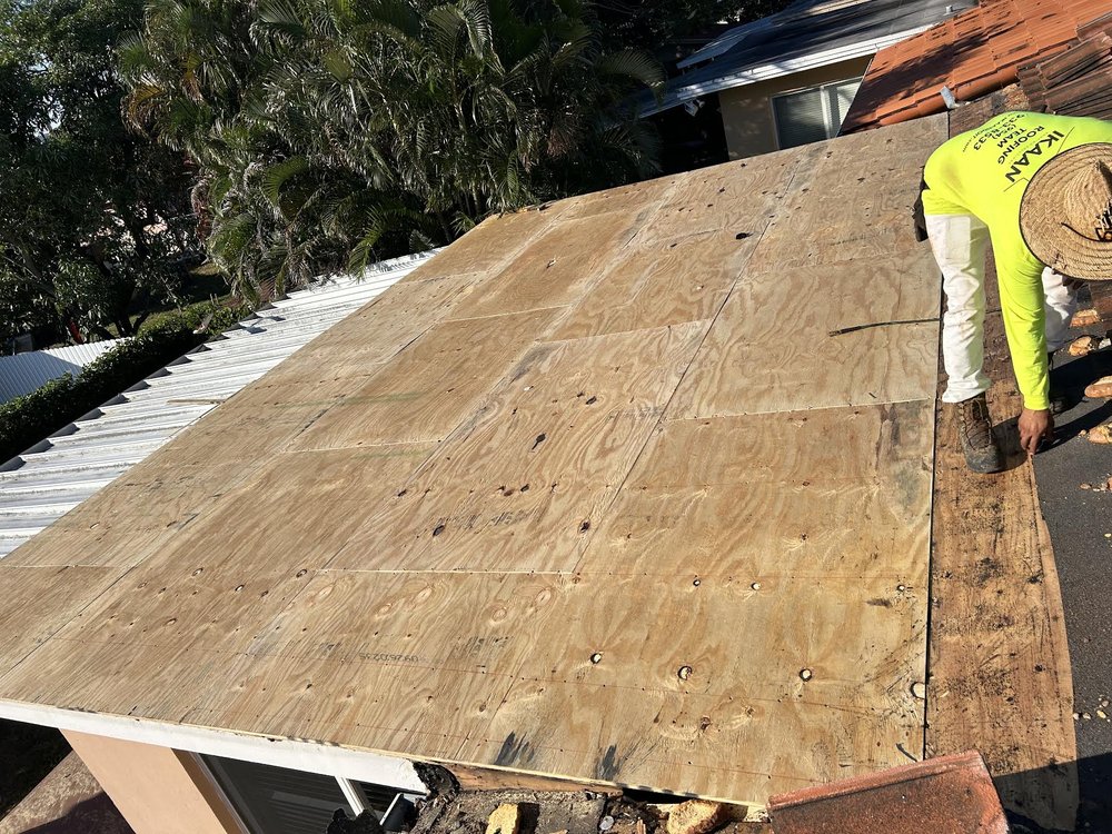 Slide of Fred Roofing Service