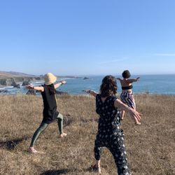 Stephanie Culen - Outdoor Yoga along the Coast