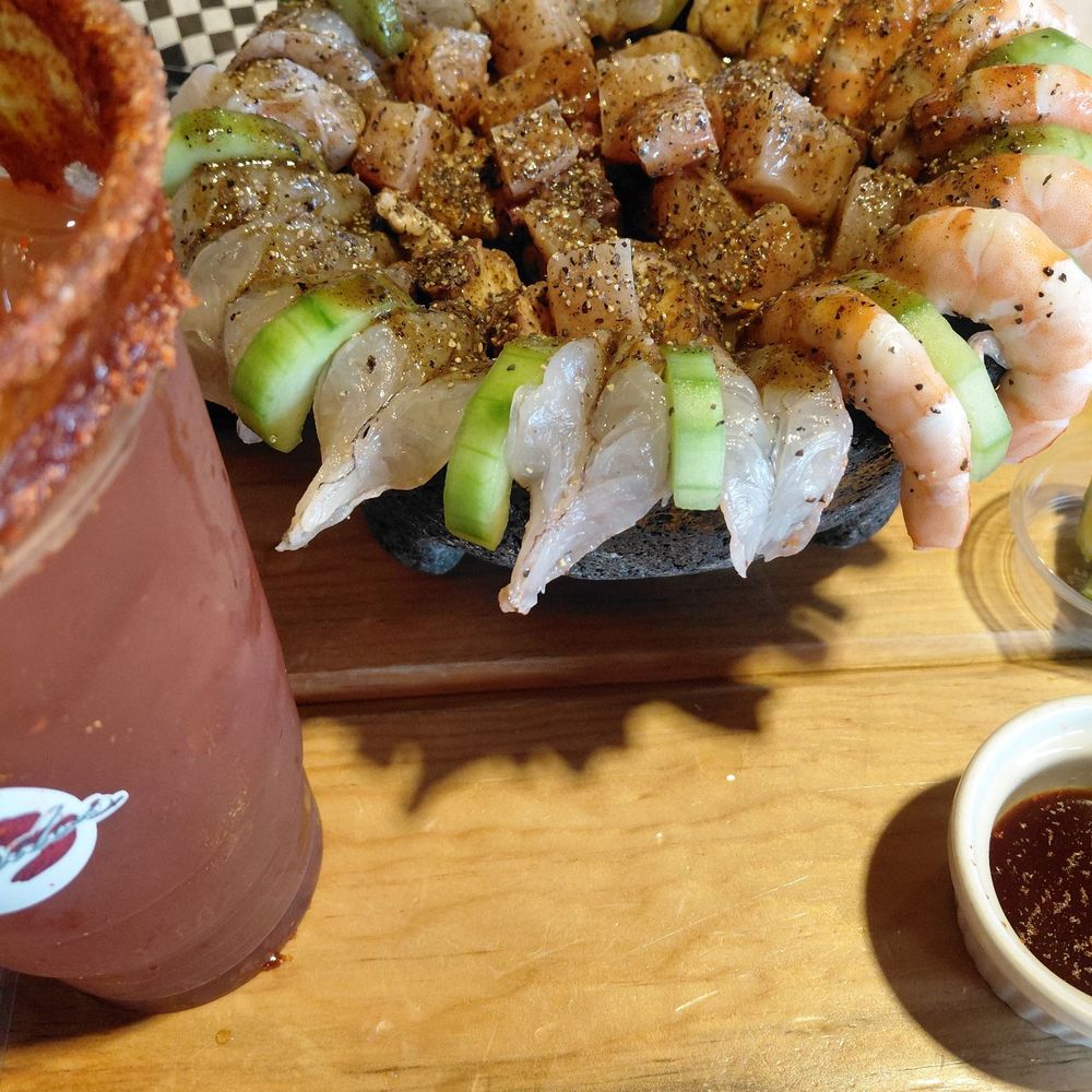 Los Salseados - Toro pesado? I think. But it's $25 and delicious! - Seafood Near Me - McAllen, Texas Los Salseados - Toro pesado? I think. But it's $25 and delicious! - Seafood Near Me - McAllen, Texas