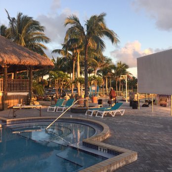 Sunset Grille & Raw Bar - Restaurant - Seafood Near Me - Marathon, Florida