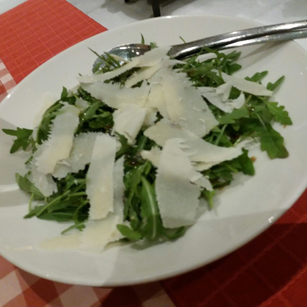 Pizzeria La Finestra - Salad - Italian Near Me - Lisbon, 11