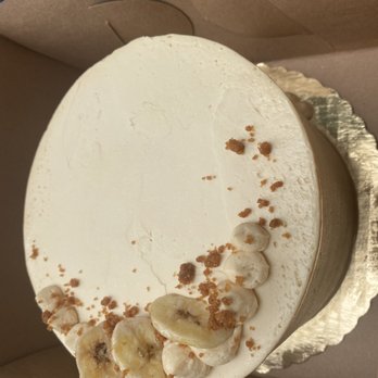 Rose Ave Bakery - Banana cake - Bakeries Near Me - Washington, DC, District of Columbia
