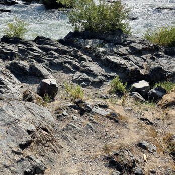 Ti'lomikh Trail - River rock - Hiking Near Me