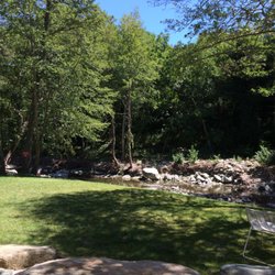 Le Jardin d'Antoine - Vue de la terrasse du restaurant sur la rivière.