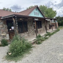 Exterior outside entrance of Beer Creek Brewing - July 2025 gravel parking lot - Santa Fe, New Mexico Exterior outside entrance of Beer Creek Brewing - July 2025 gravel parking lot - Santa Fe, New Mexico