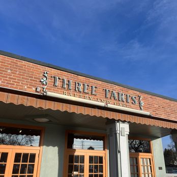 Three Tarts Bakery Cafe - the front of the building - Bakeries Near Me - Northfield, Illinois