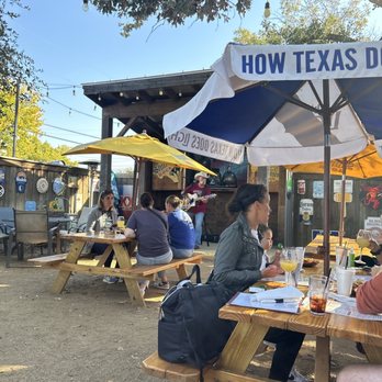 The Tipsy Oak - Outdoor patio brunch - Gastropubs Near Me - Arlington, Texas The Tipsy Oak - Outdoor patio brunch - Gastropubs Near Me - Arlington, Texas
