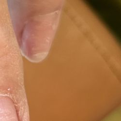 luxe nails - Nails pried off