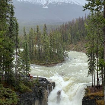 Sunwapta Falls - This is Sunwapta Falls. - Hiking Near Me - Jasper, Alberta