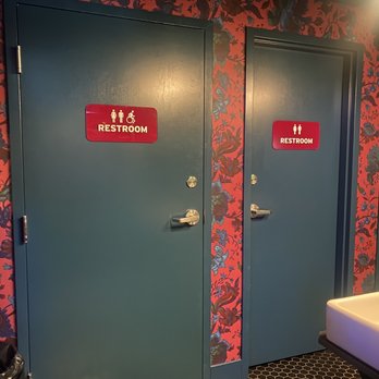 Abby's Highway 40 - Bathrooms - Dive Bars Near Me - Reno, Nevada