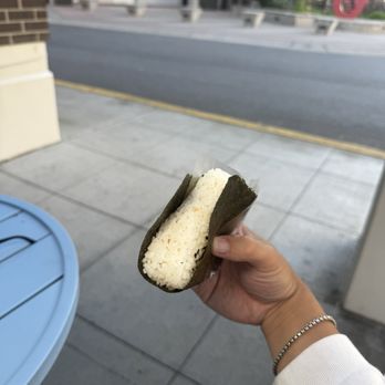 The Screaming Parrots Cafe - Desserts Near Me - Redmond, Washington